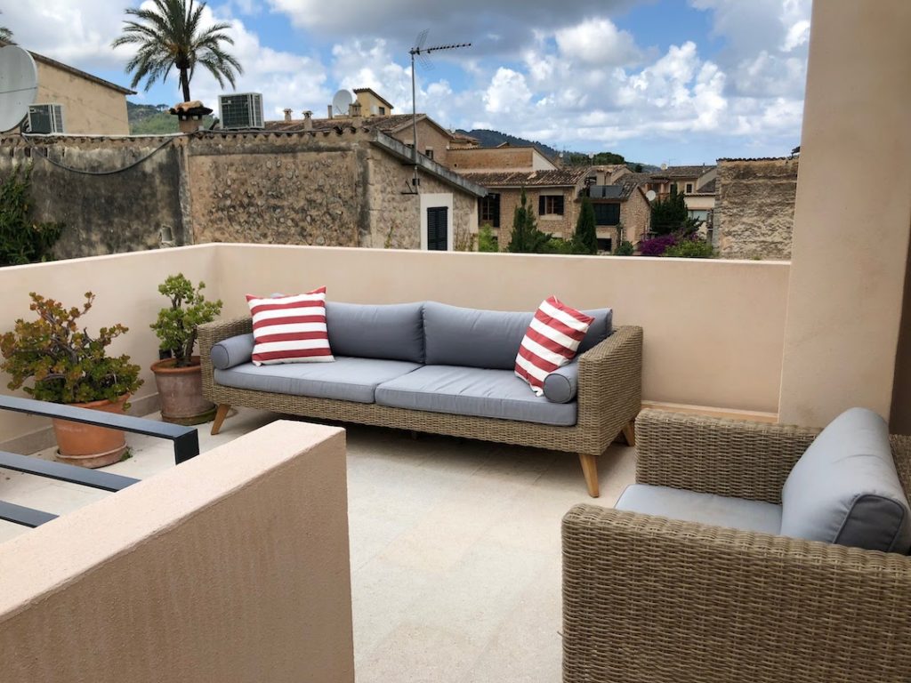 Soller Townhouse Upstairs Outdoor Terrace - 72px