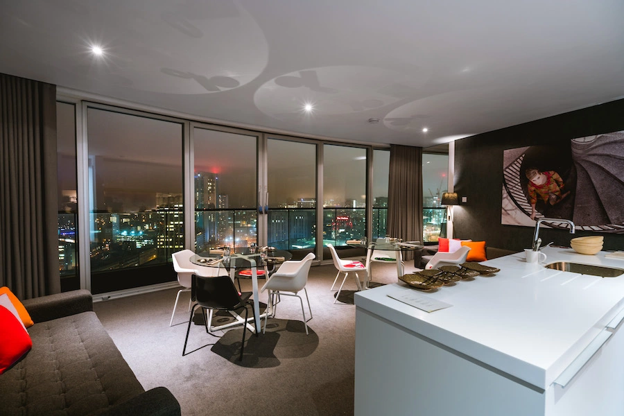 Host a meeting over dinner with a private chef in a Rotunda Penthouse
